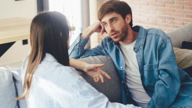 18 Quiet Ways Emotionally Safe People Make You Feel At Home Without Saying A Word