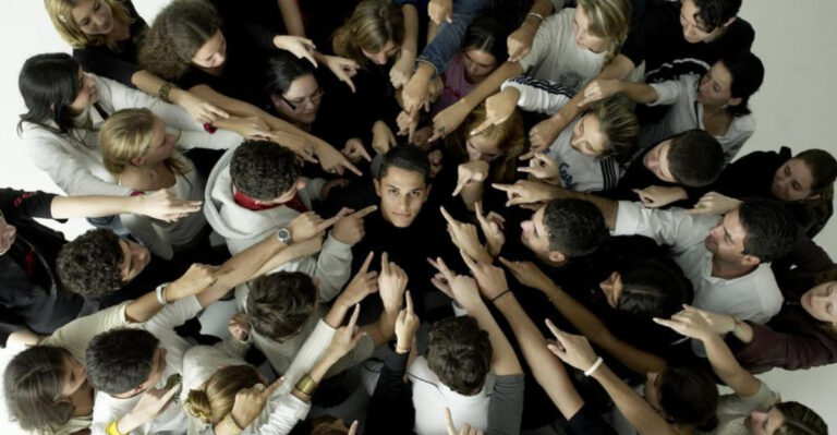 18 Subtle Signs Of A Not-So-Great Person