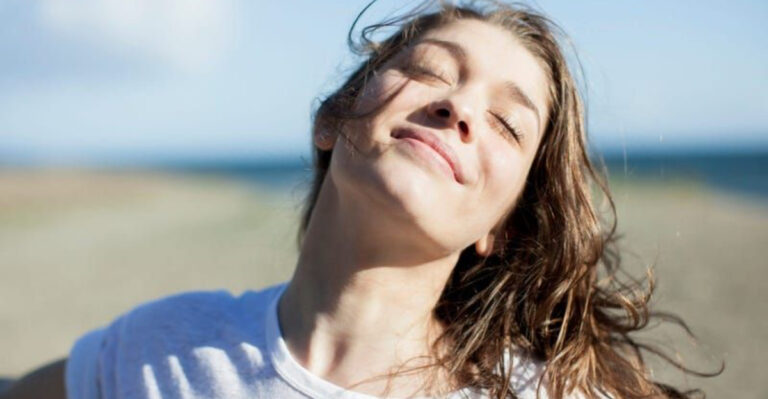 20 Things a Woman Who’s Been Broken Learns to Do Differently