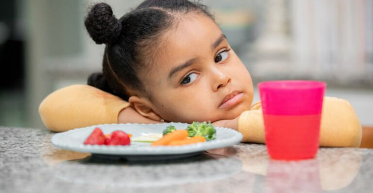 20 Social Norms We Accepted As Kids That Seem Really Outrageous Now