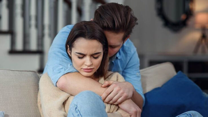 21 Seemingly Normal Relationship Behaviors That Are Actually Emotional Abuse