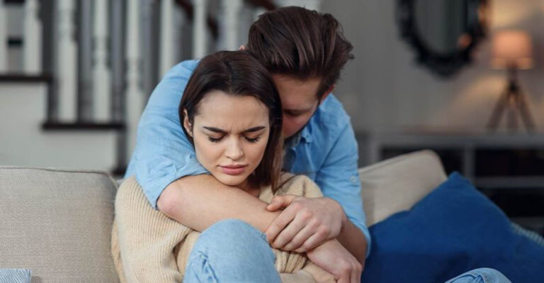 21 Seemingly Normal Relationship Behaviors That Are Actually Emotional Abuse