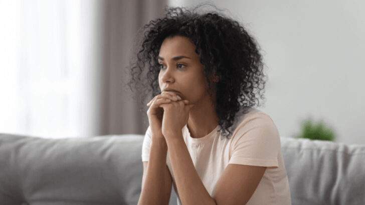 22 Quiet Signs Of A Woman Who Has Been Misunderstood Her Whole Life, According To Research