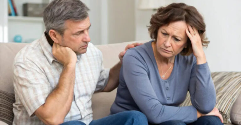 24 Toxic Behaviors We Call “Love” That Are Actually Manipulation