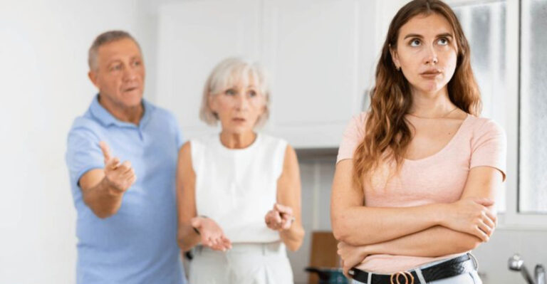 30 Signs You’re The Black Sheep In Your Family