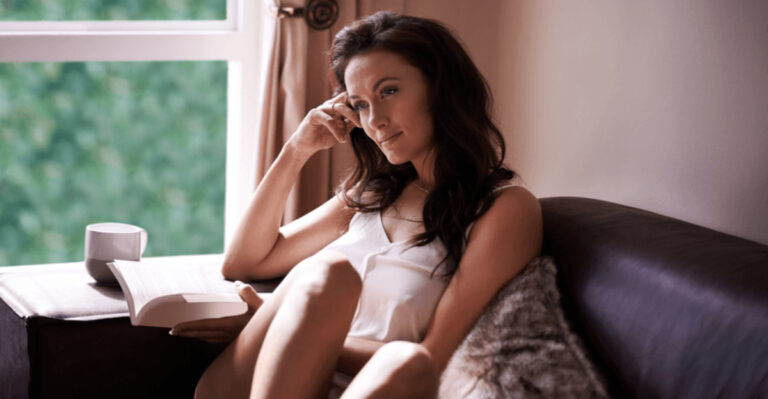 30 Things a Woman With Dignity and Self-Respect Would Never Permit
