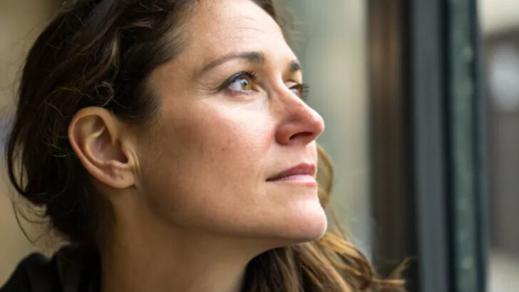 32 Quiet Signs Of A Woman Who Has Been Through A Lot In Life