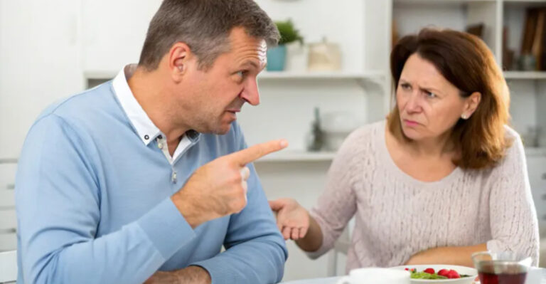 34 Clear Signs Of Toxic Behavior In Husbands That Shouldn’t Be Ignored