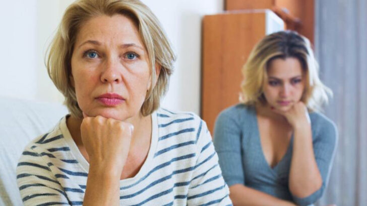 37 Habits Of Parents Who Are Destined To Grow Old Lonely And Isolated From Their Kids, According To Experts