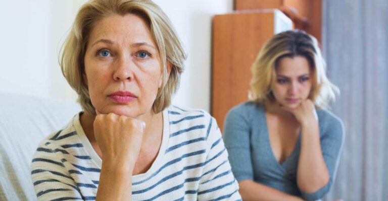 37 Habits Of Parents Who Are Destined To Grow Old Lonely And Isolated From Their Kids, According To Experts