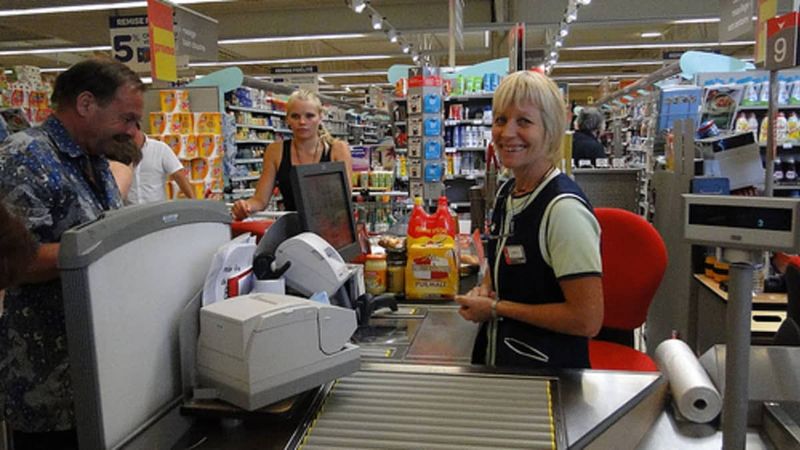 Thanking the Cashier