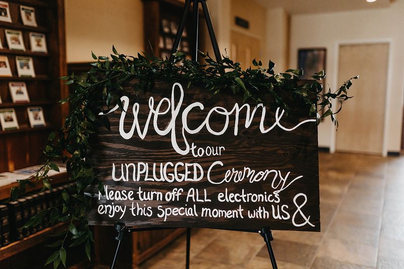 Weddings are social-media friendly—but not social-media obsessed