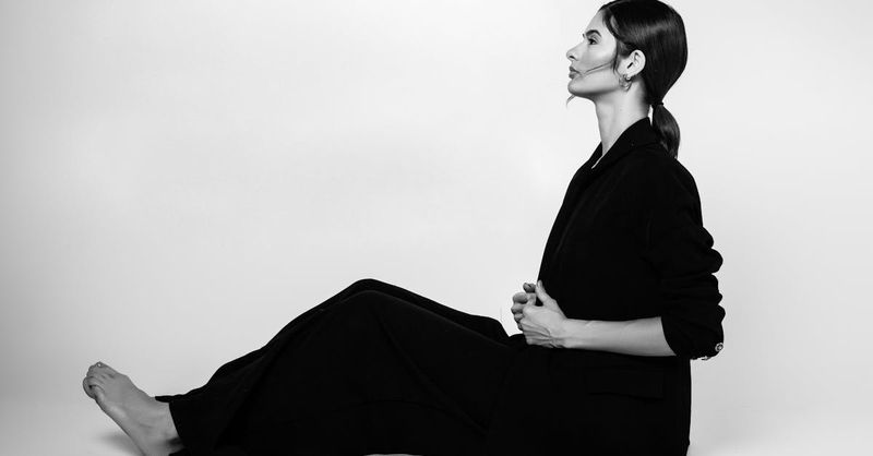It Aligns with Minimalism and Emotional Clarity