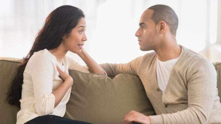 22 Phrases People Use When They Quietly Judge Everyone But Won’t Say It Out Loud
