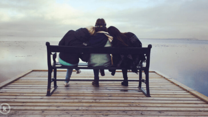 21 Quiet Traits Of People With A Small Circle Of Friends