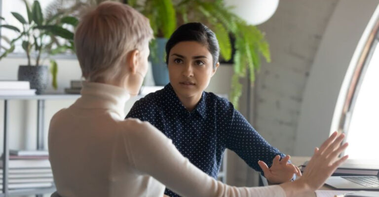 17 Behaviors That Look Like Kindness But Are Actually Pure Narcissism