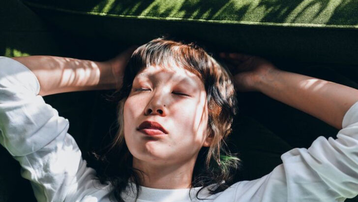 People Who Need a Day to Recover After Being Social Usually Have These 16 Reasons