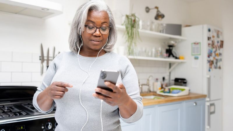 I’m not too old to get ghosted. That still stings