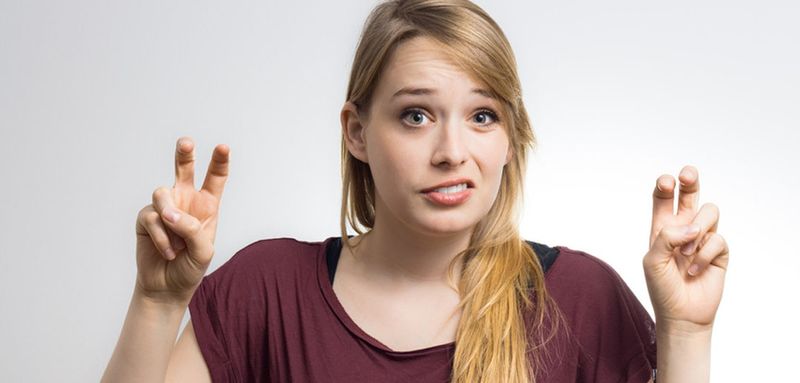 Deflecting Criticism with Charm or Sarcasm
