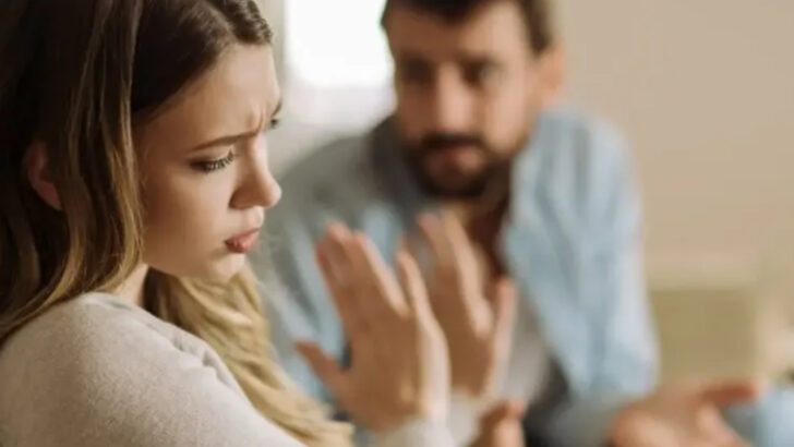 10 Fake-Nice Behaviors That Hide Selfish Motives And 5 Real Acts of Kindness That Matter