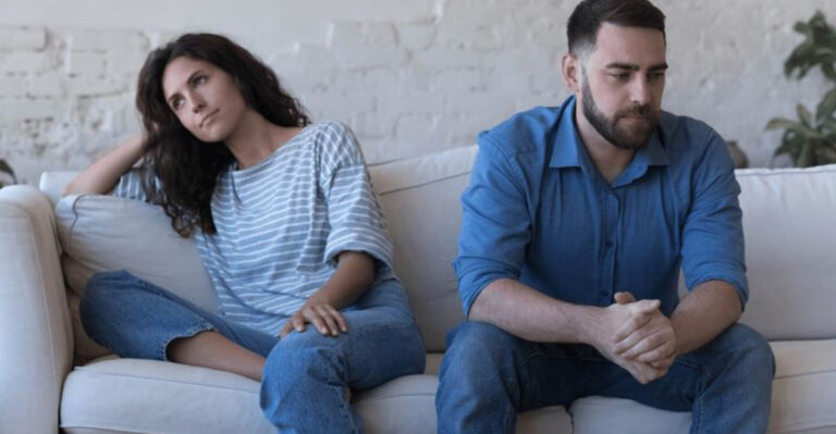 10 Signs Your Marriage Is Struggling and 10 Clues It Might Not Last
