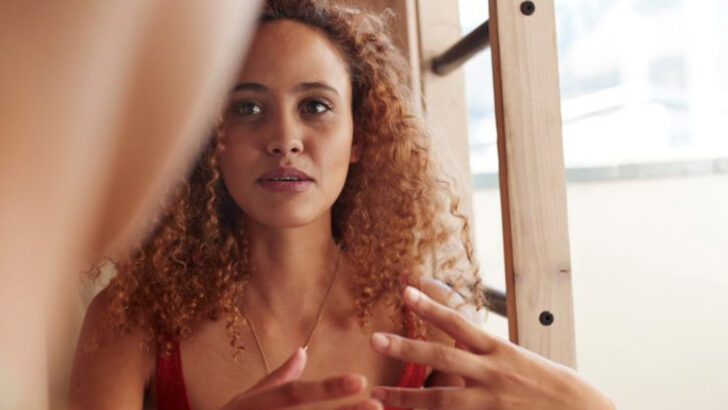 15 Habits That Make Women Appear Try-Hard, Not Classy — And 5 Modern Tweaks That Truly Impress