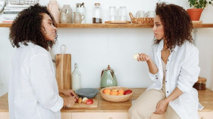 15 Reasons Siblings Grow Apart Through The Years