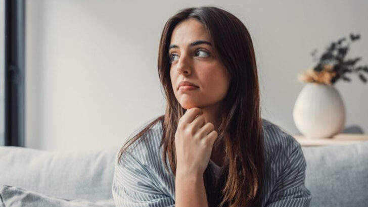 15 Things People Do When They’re Trying To Look Strong But Are Barely Holding On