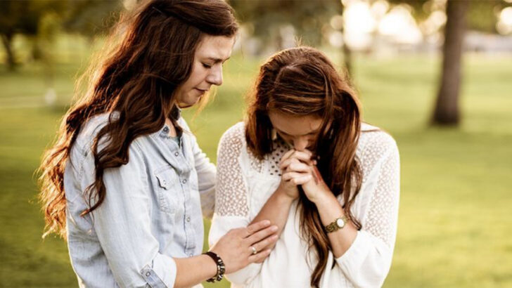 15 Traits of Genuinely Kind People (Plus 3 Habits That Instantly Earn Trust)