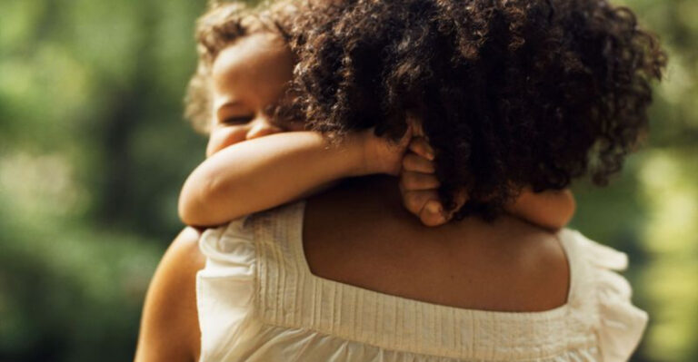 16 Signs Your Childhood Was Shaped By A Narcissistic Parent
