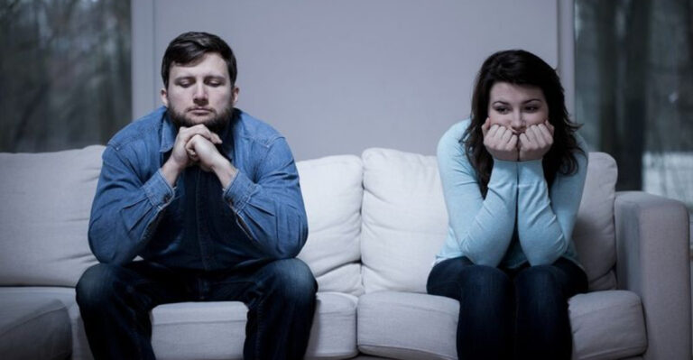 16 Signs You’re Not In Love Anymore, You’re Just Afraid To Be Alone