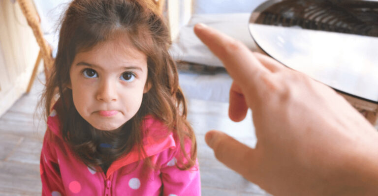 17 Phrases Children Never Forget When Spoken By Their Parents (Even Decades Later)