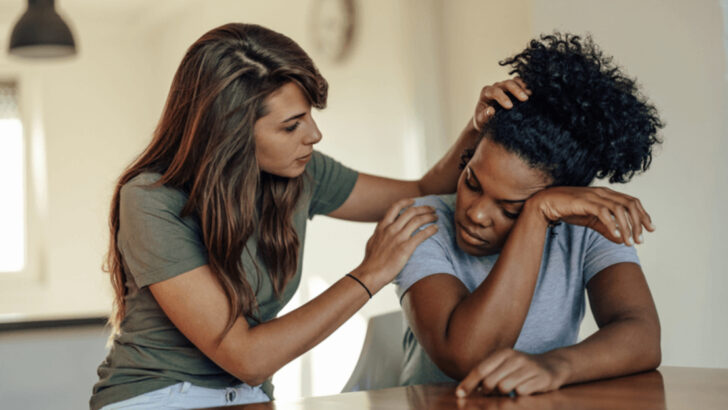 17 Signs Someone Is Truly Kind (Plus 3 Fast Clues They’re Just Faking It)