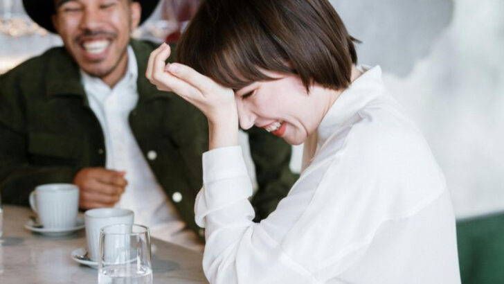 17 Things Women Should Never Wear on a Date (And None of Them Are About Fashion)