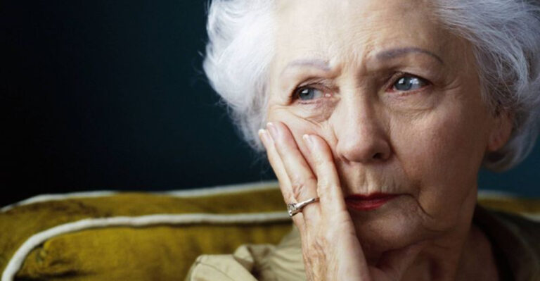 19 Reasons Why Some Women Over 60 Choose to Stay in Unhappy Marriages (Even When They  Want Out)