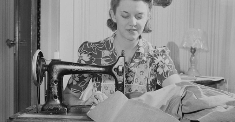 20 Basic Life Skills Teenagers Had In The ’50s That Today’s College Graduates Can’t Master