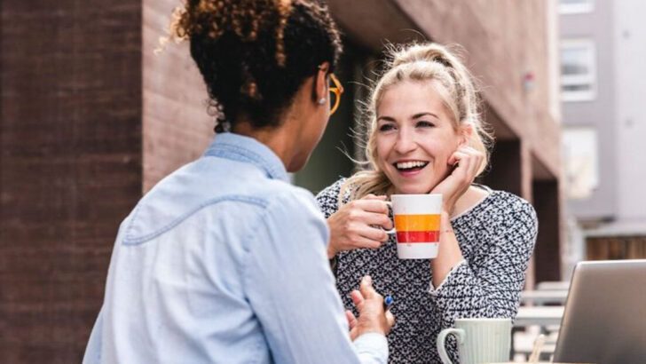 20 Etiquette Rules That Are Fading Away In Today’s World