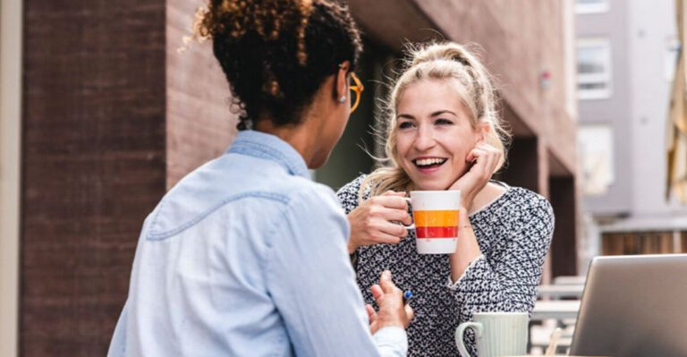 20 Etiquette Rules That Are Fading Away In Today’s World