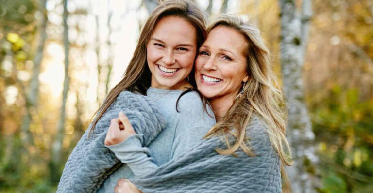 20 Heartfelt Messages and Wishes to Celebrate Mom This Mother’s Day