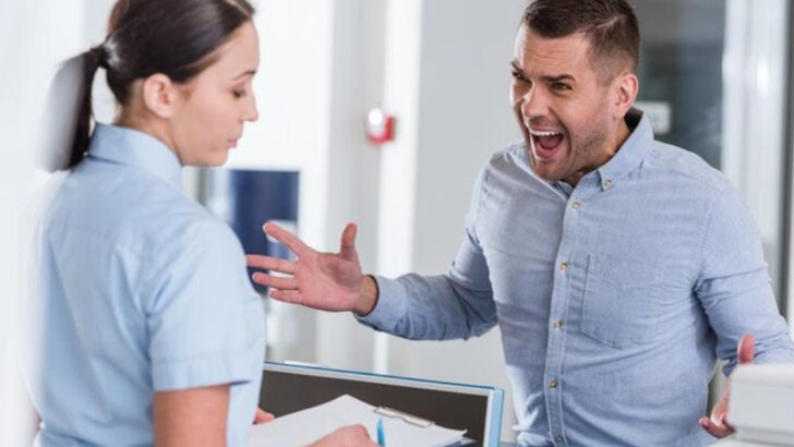 20 Ways People Accidentally Show Their True Colors Without Realizing