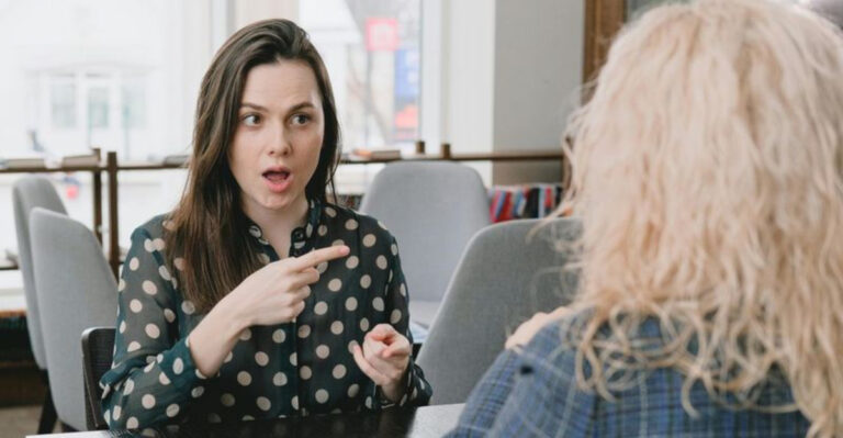 20 Common Phrases That Offend Classy People, But Sound Normal to Everyone Else