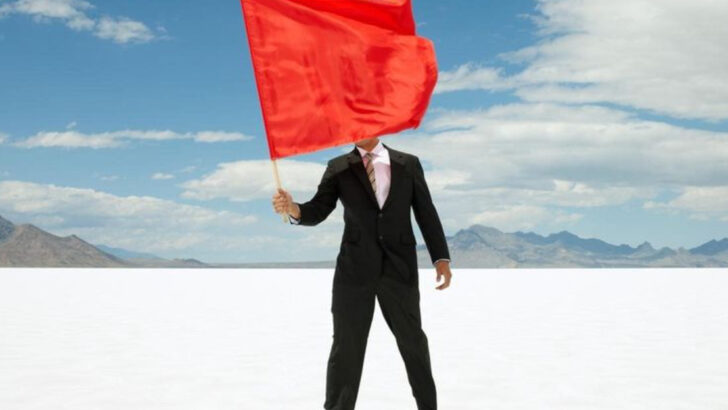 29 Huge Red Flags Of Men Whose Relationships Simply Never Last