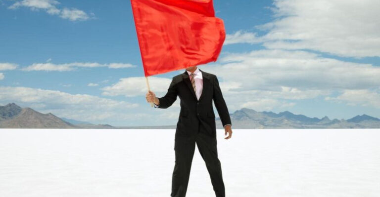 29 Huge Red Flags Of Men Whose Relationships Simply Never Last