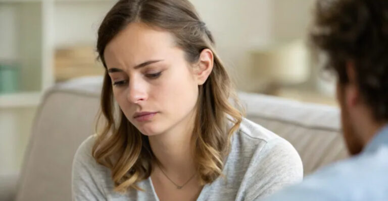 38 Quiet Cries For Help From Adult Children That Parents Often Miss