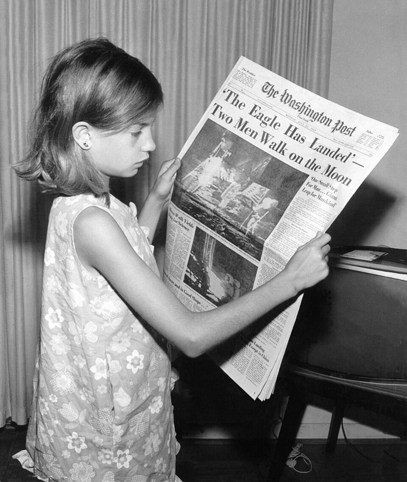 Read the news from a paper, not an algorithm