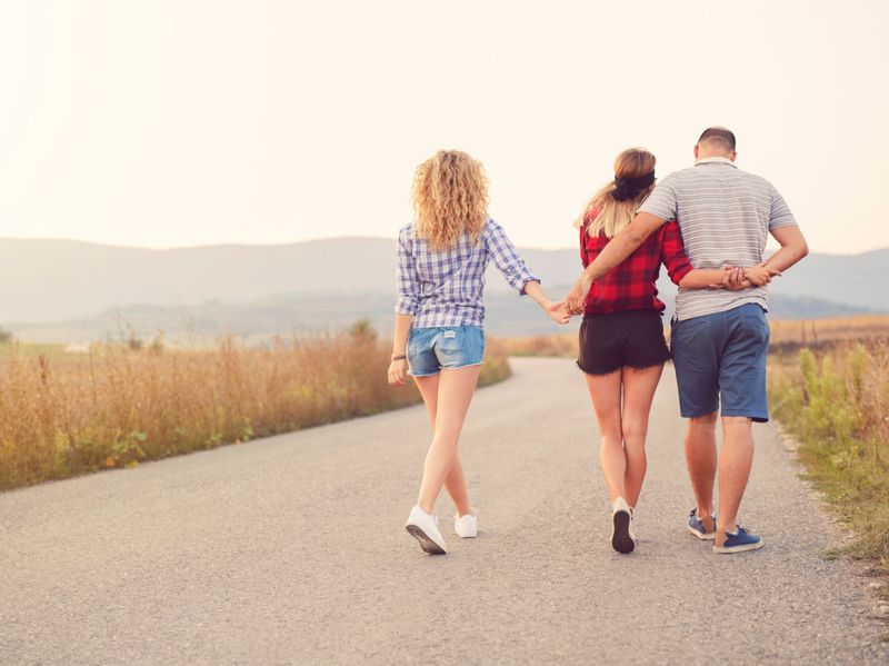 Dating multiple people with no direction