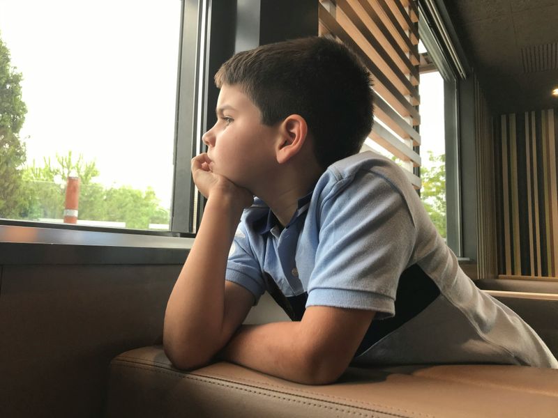How to Be Bored Without Reaching for a Screen