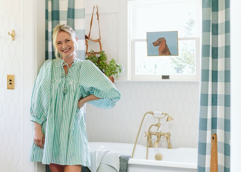 Hang Wrinkled Clothes in the Bathroom While You Shower