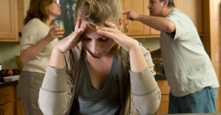 I’m an Adult Child of Divorce And These Are 17 Silent Struggles We Don’t Talk About Enough