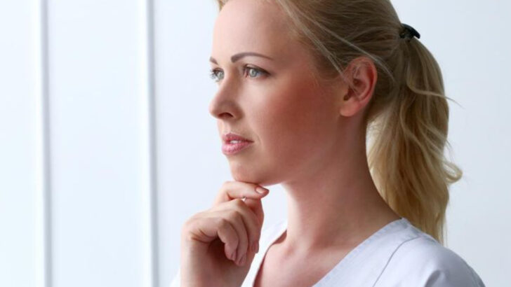 It Hurts, But I Have To End It: 18 Ways To Let Go Of Someone Who Doesn’t Value Me